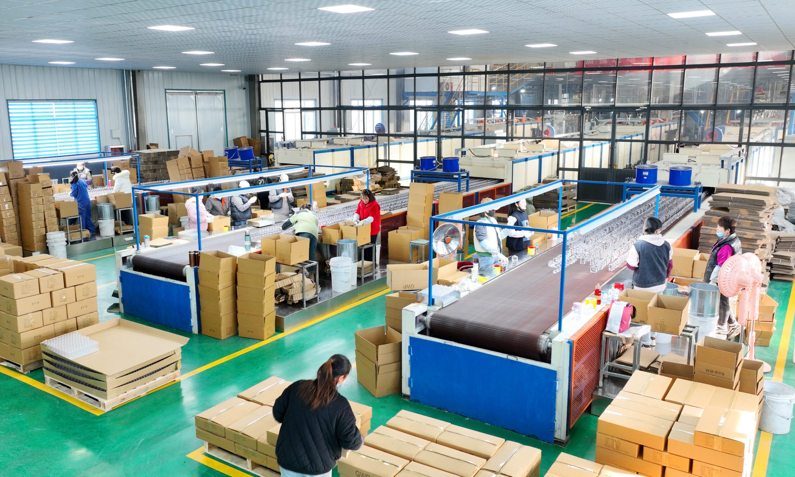 Baide Glass production workshop